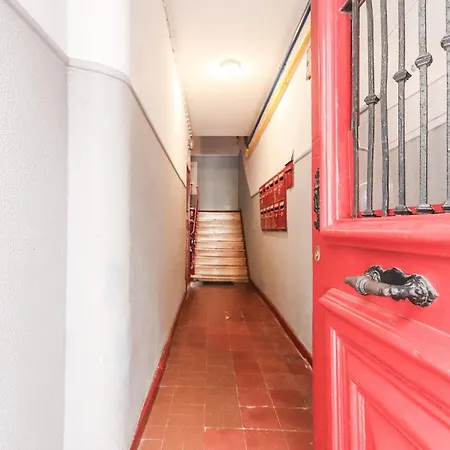 Santos Tiny By Homing * Lisbon