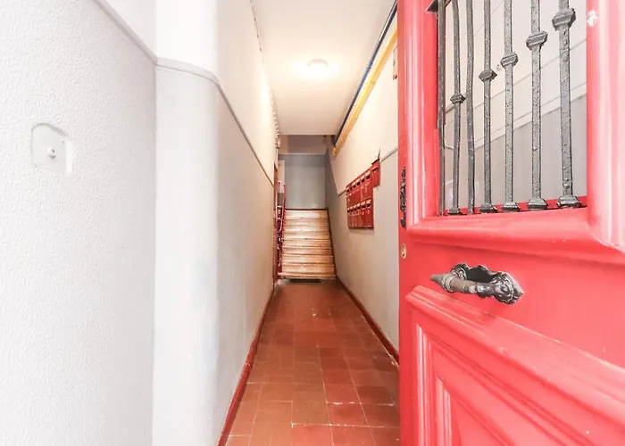 Santos Tiny By Homing * Лісабон